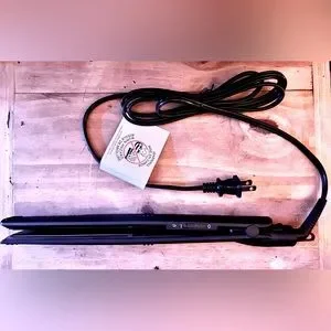 bebe | Accessories | Nwot Bebe Sleek Inch Flat Iron Shine  display picture 3